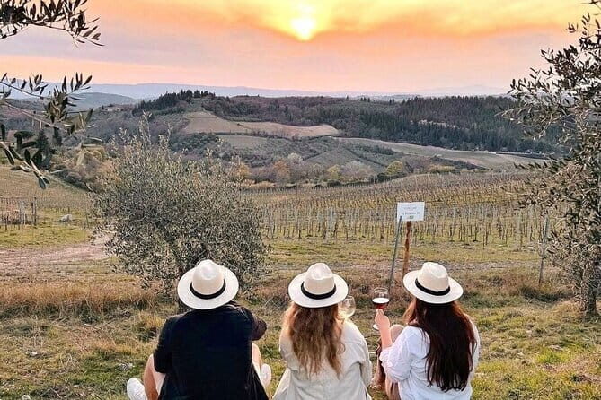 Complete Florence Full Day Guided Tour Uffizi David & walk Pickup - Walking through Piazza della Repubblica and getting your bearings